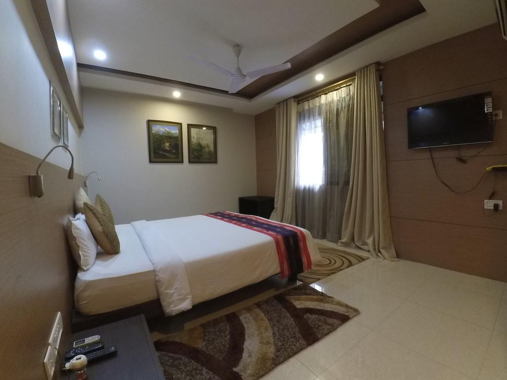 Dibrugarh Club House Hotel Exterior photo