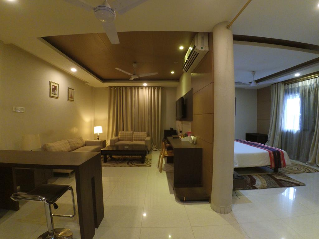 Dibrugarh Club House Hotel Exterior photo