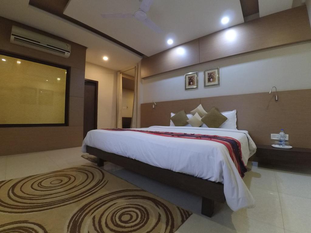 Dibrugarh Club House Hotel Exterior photo