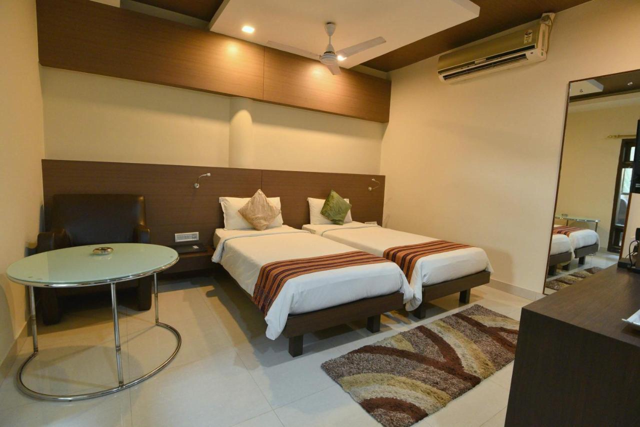 Dibrugarh Club House Hotel Exterior photo