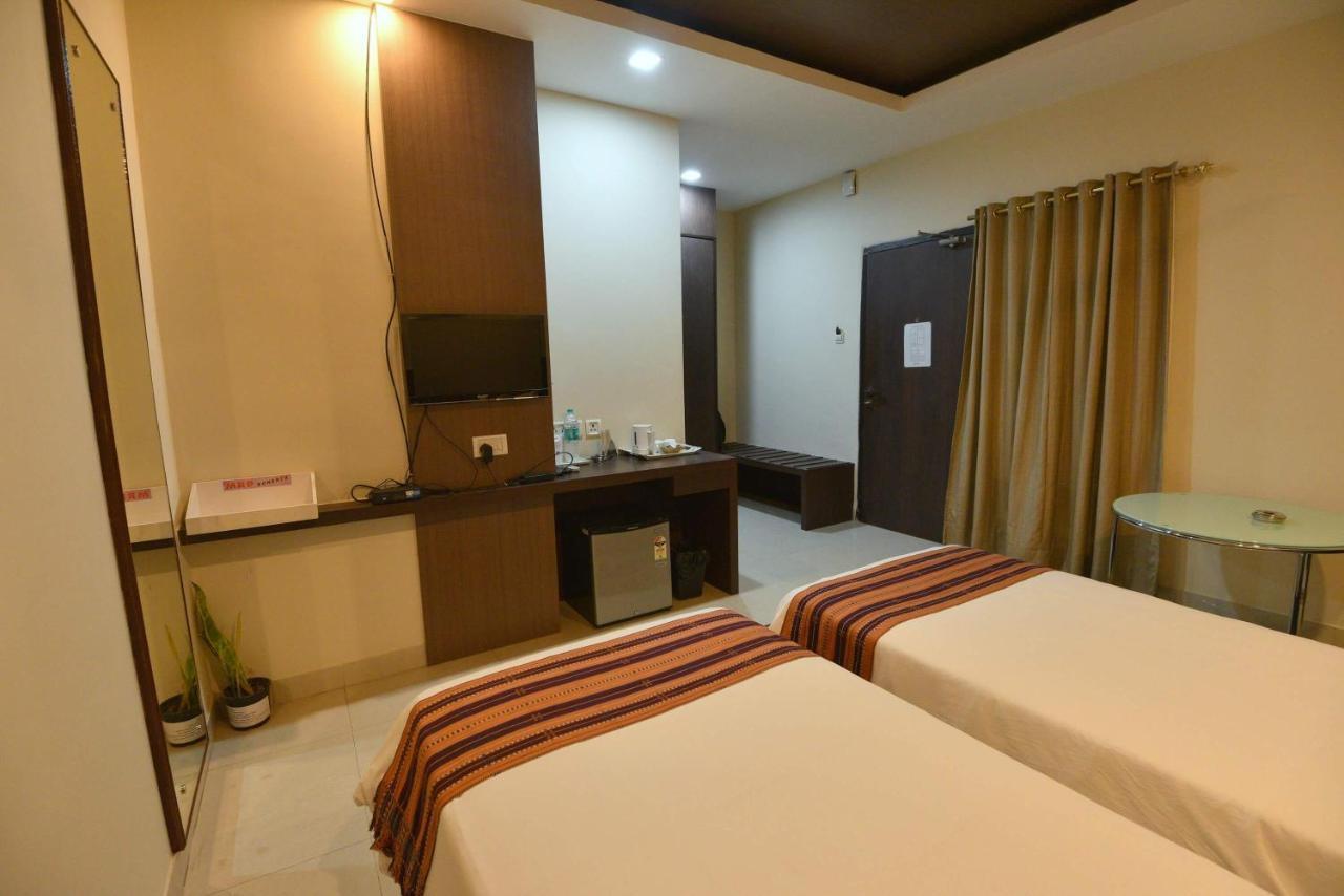 Dibrugarh Club House Hotel Exterior photo