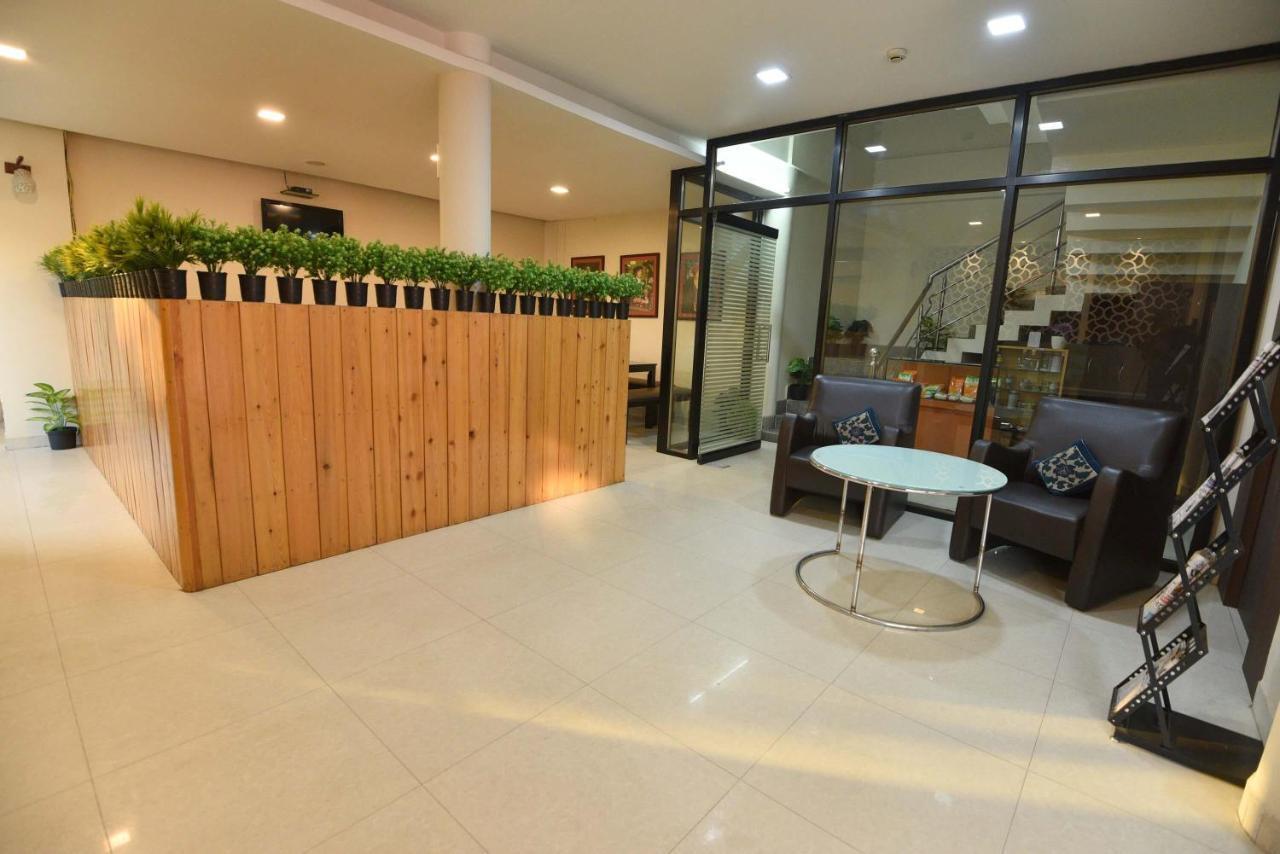 Dibrugarh Club House Hotel Exterior photo
