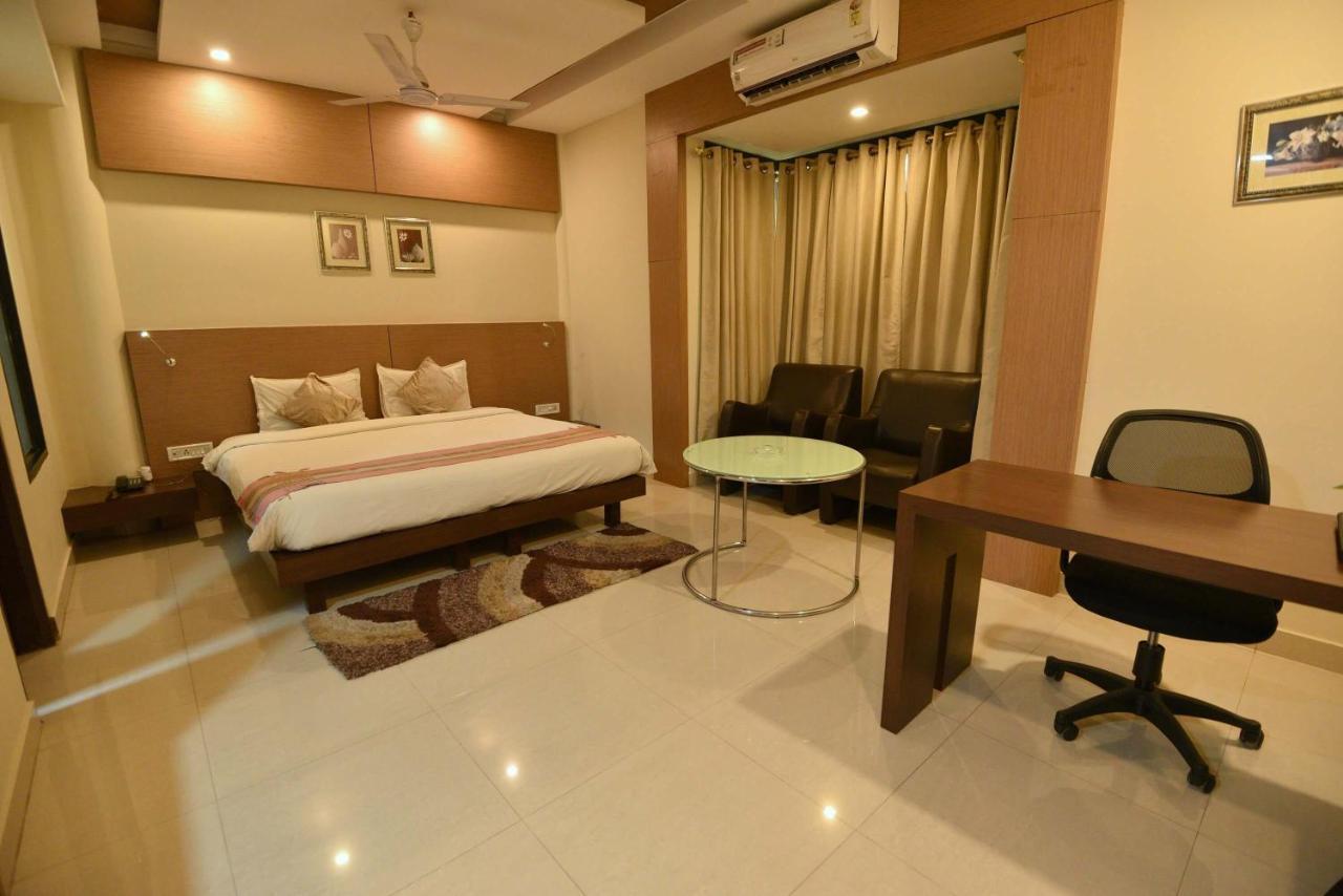 Dibrugarh Club House Hotel Exterior photo